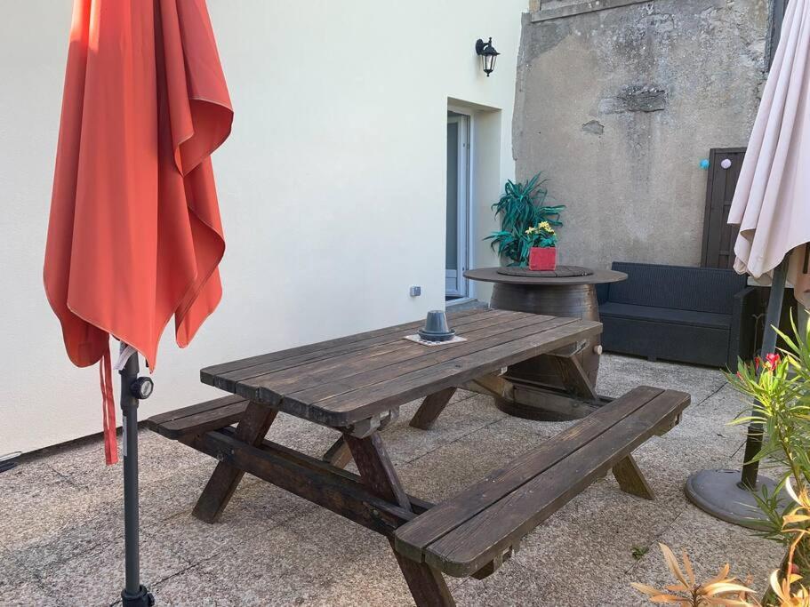 Ferienwohnung Studio Cosy Avec Terrasse. Boyer Exterior foto